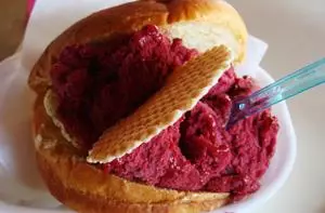 Brioche with gelato