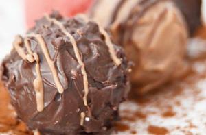 Pralines stuffed with hand-made gelato