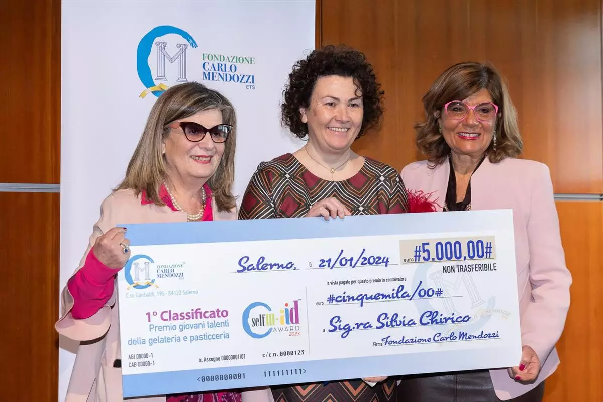 Silvia Chirico wins the first edition of the Self M-aid Award at SIGEP Rimini